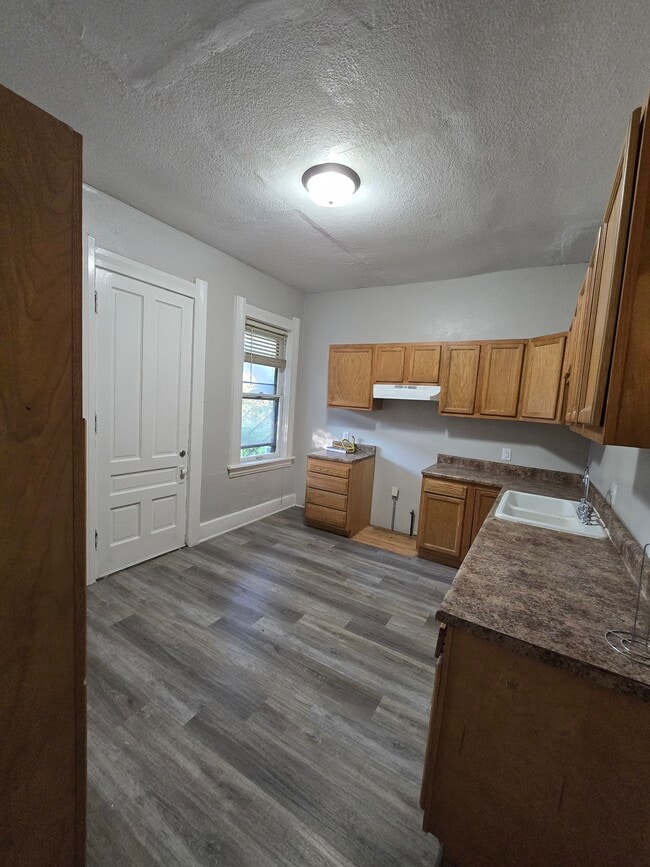 Building Photo - Superior Apartments