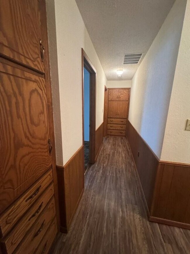 Foto del edificio - New paint, New flooring, New appliances in...