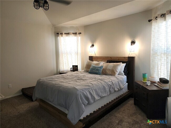 Foto del edificio - 210 Highmore Ct