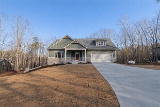 386 Mulberry Cir