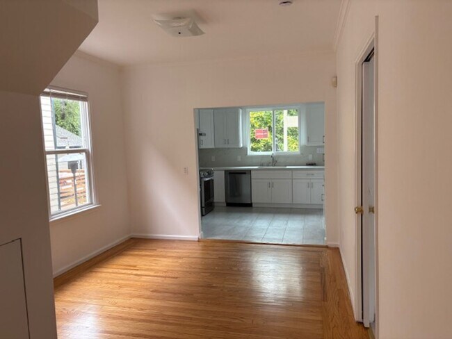 Foto del edificio - Beautiful Remodeled Berkeley 3 Bedroom Dup...