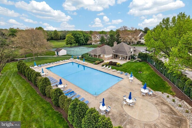 Foto del edificio - 1014 Foxmeadow Dr