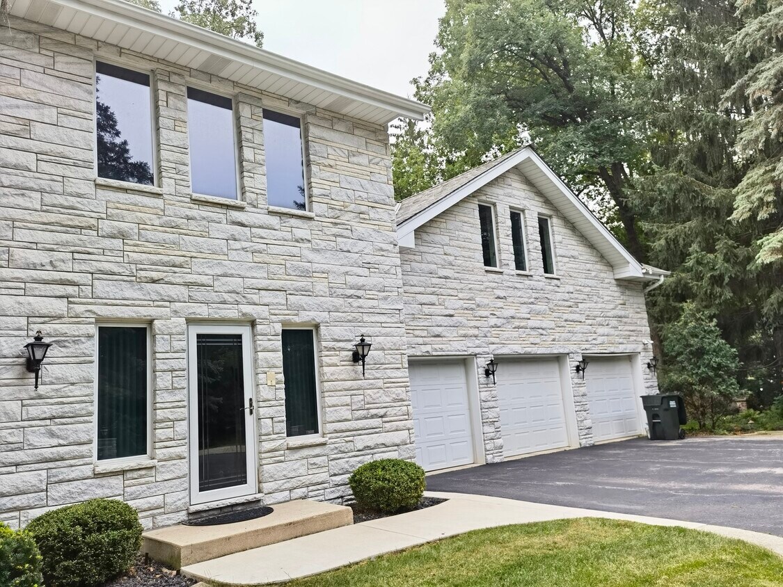 Primary Photo - 3205 Mulberry Ln