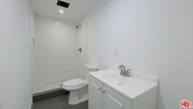 Foto del edificio - 1732 Crenshaw Blvd