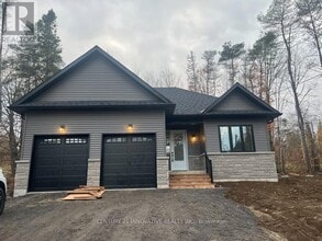 Building Photo - 2 Golf Ln