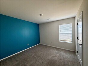 Building Photo - 2960 W McLaren Dr