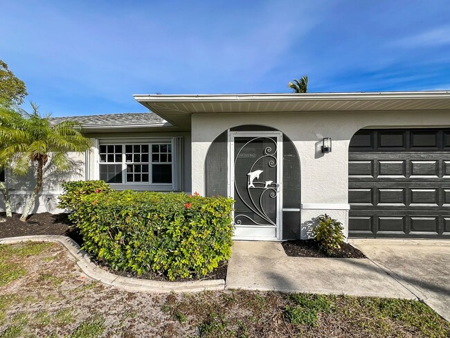 Foto del edificio - Cape Coral Pool Home with Canal!