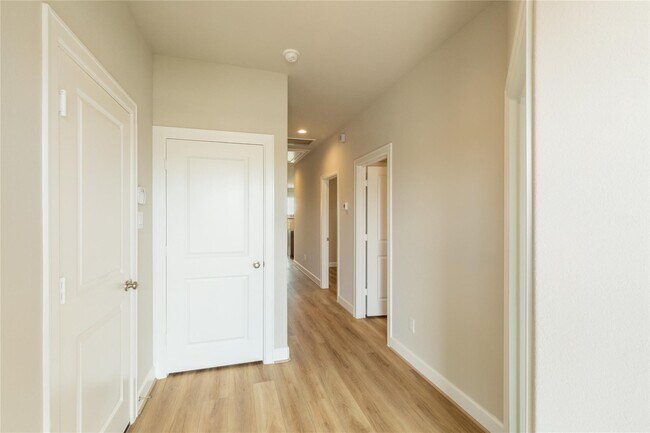 Foto del edificio - 1016 Tillman Ln