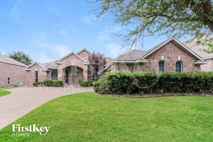 Primary Photo - 1100 Southlake Dr