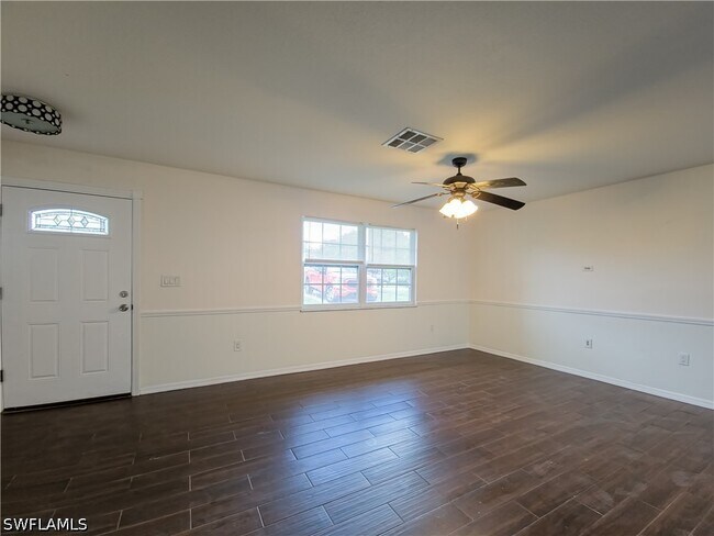 Foto del edificio - 7425 Galloway Rd