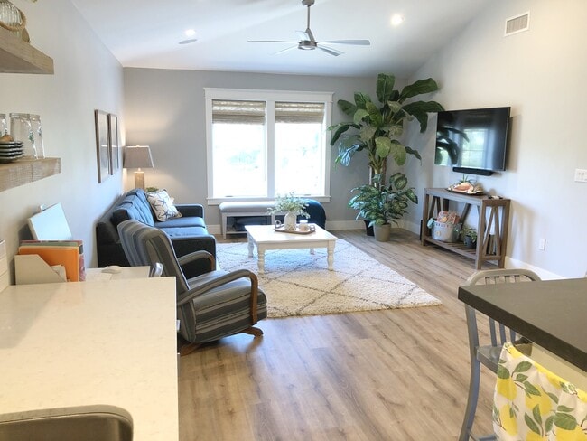 Building Photo - 27593 High Vista Dr