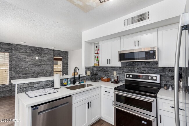 Building Photo - 3829 W Camino Del Rio