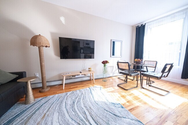 Foto del edificio - 245 W 113th St