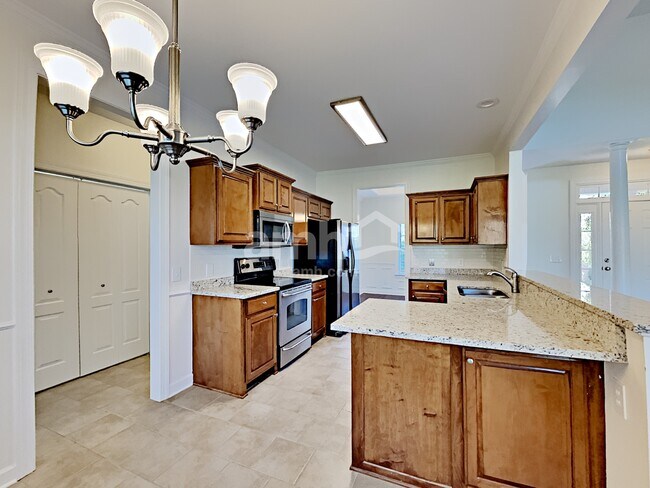 Foto del edificio - 563 Summit Way