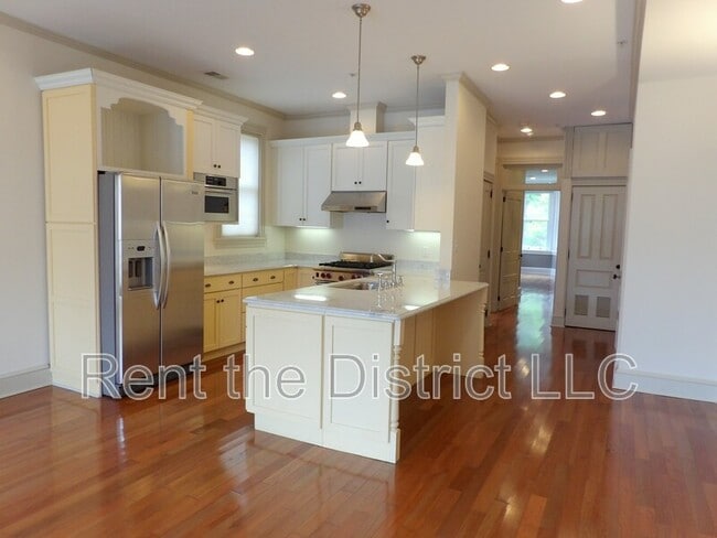 Foto del edificio - 1130 5th St NW
