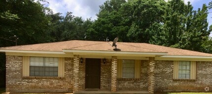 Building Photo - 700 Bonneville Dr