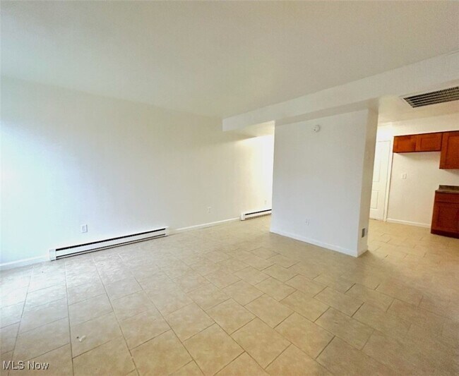 Building Photo - 201 Burton Dr