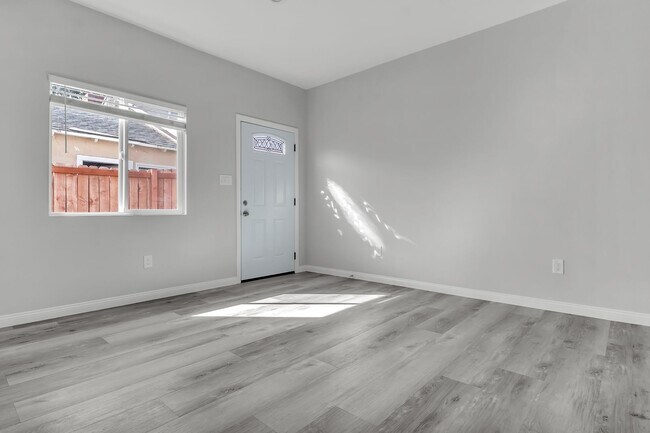 Building Photo - 1437 Arroyo Ave