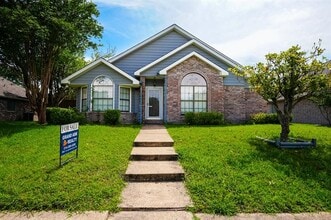 Building Photo - 8809 Pheasant Run Dr
