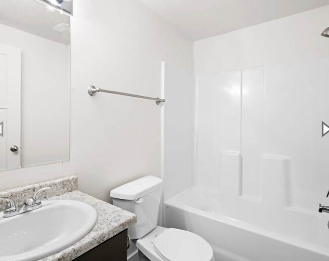 Building Photo - Lovely 3 bedroom, 3.5 bathroom townhome in Herriman!