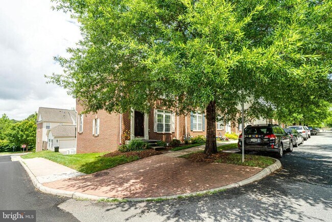 Building Photo - 2390 Abington Dr