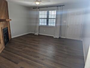 Foto del edificio - 411 W Main St