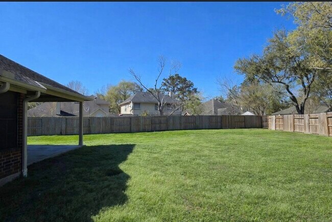 Foto del edificio - 1811 Emerald Lake Ct