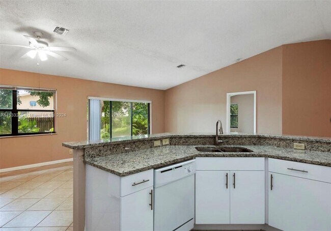 Foto del edificio - 11808 NW 32nd Ct