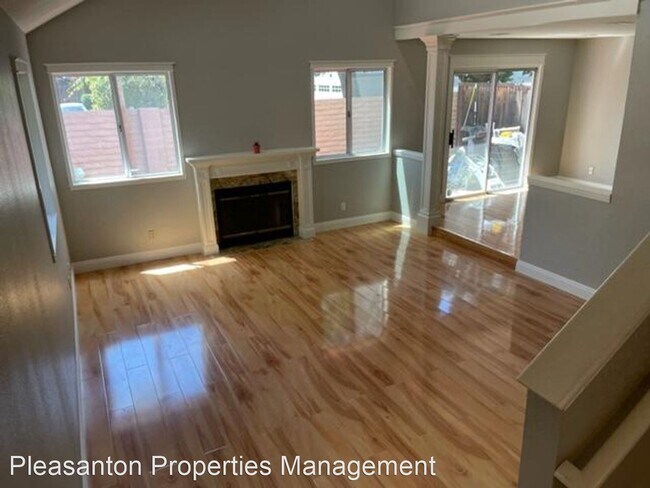 Building Photo - 3 br, 2.5 bath House - 264 Rachael Pl.