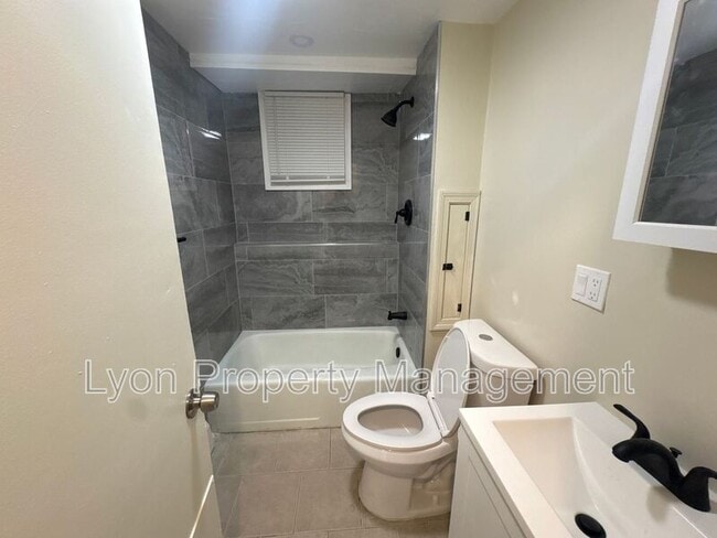 Foto del edificio - 51 Adelaide Ave