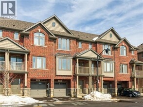 Building Photo - 19 Picardy Dr