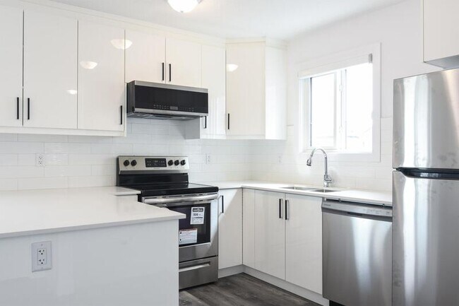 Building Photo - 6548G 175 Avenue Northwest