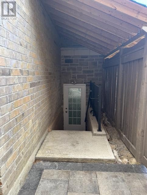 Building Photo - 19 John Carroll Dr