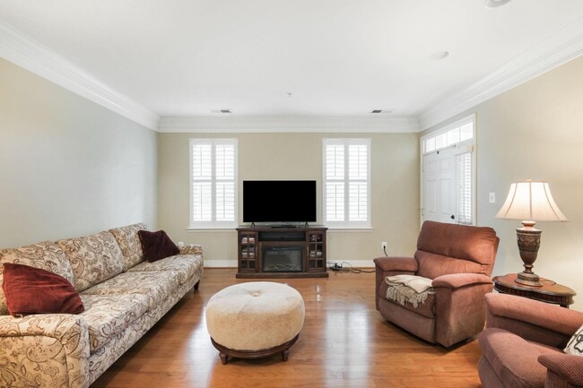 Building Photo - 308 Orchard Ridge Dr