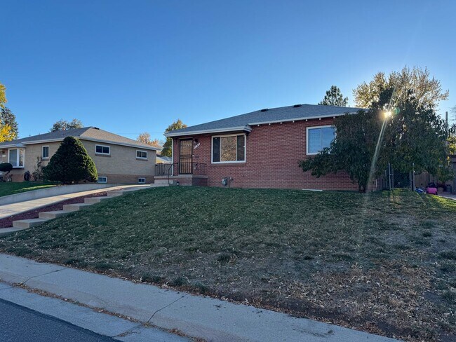 Building Photo - Fully Renovated Home in Harvey Park