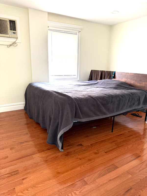 Foto principal - 184 184th St
