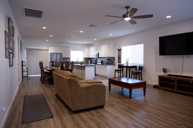 Foto del edificio - 29365 Kalina Ave