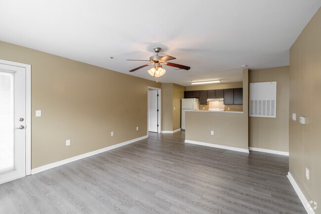 2BR, 2BA - 950SF - Dining Area - Hanover Ridge Apartments