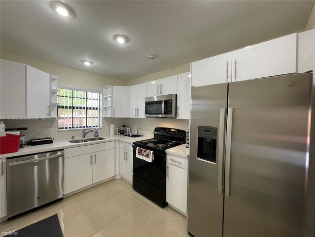 Building Photo - 3 br, 2 bath House - 8612 SW 148th Pl