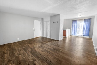 Building Photo - 711 Allison Ave