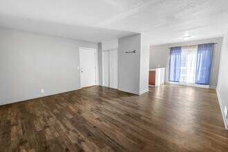 Building Photo - 711 Allison Ave