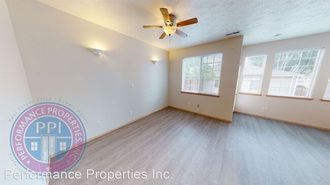 Building Photo - 14328 SE Bridgeton St