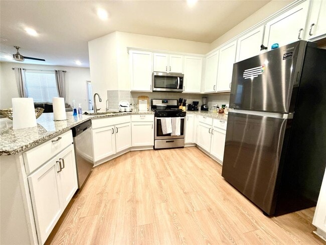 Foto del edificio - 17217 Bassano Ave