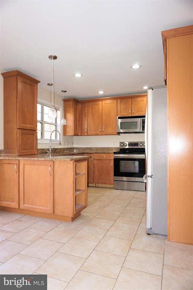 Building Photo - 41 Meadowood Dr