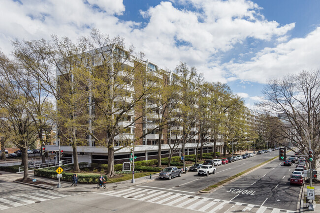 Foto del edificio - Town Square Towers