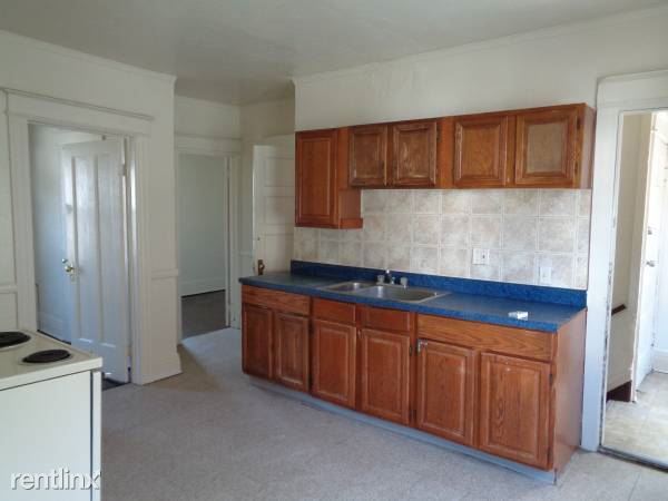 Building Photo - 172 Rohr St