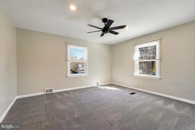 Foto del edificio - 87 Fisher Ln