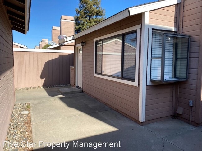 Building Photo - 2 br, 2 bath House - 1200 Lakewood Ave #13