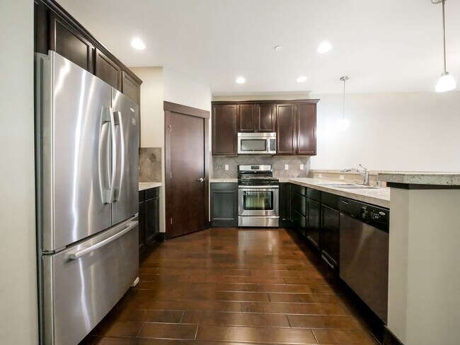 Foto del edificio - Peaceful 3bed, 2.5 bath townhouse in Rento...