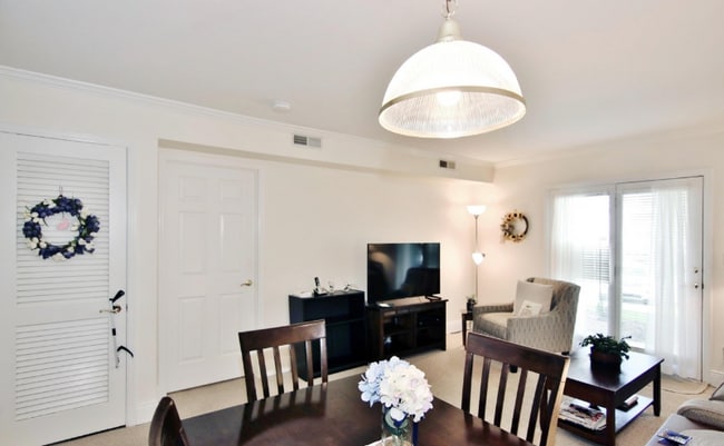 Photo - 351 Pemberwick Rd Apartment